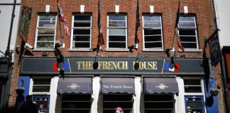 UK pubs try to avoid last orders as virus crisis deepens