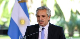 Argentina to renew offer to creditors, extends negotiation: president