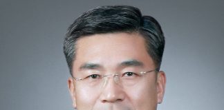 Army chief named to lead Defense Ministry