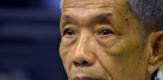 Head of Khmer Rouge torture prison dies aged 77