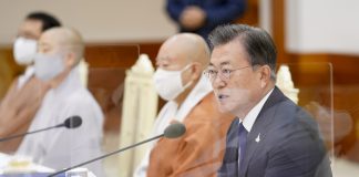 Moon says Korea peace possible without giving up hope for dialogue