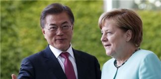 Moon, Merkel set for phone talks to discuss bilateral cooperation