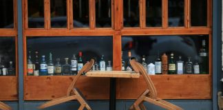 Anger at second virus closing time for English pubs