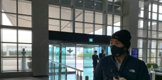Defense minister meets brother of S. Korean official killed by N. Korea